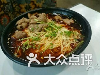 探訪回南路 | 在五金日用雜品批零店旁，藏著一口煙火人間